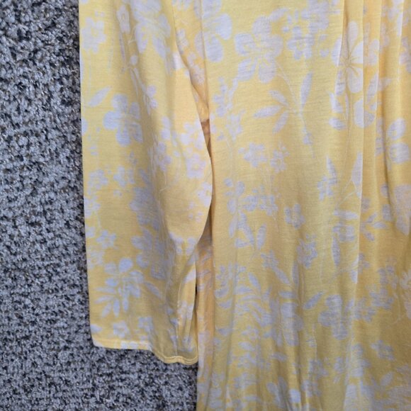 Susan Graver Top Womens Medium Yellow Scoop Neck Burnout Floral Print Tee Casual - Picture 3 of 7